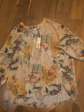 Women’s Floral Patchwork V-Neck Blouse in Cream and Mustard